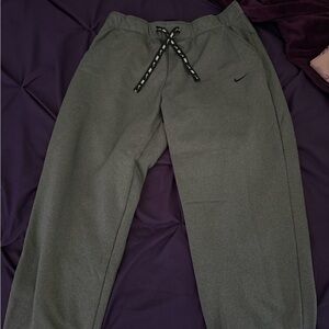 Nike Women’s Gray Sweatpants